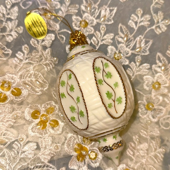 Irish Blessings Set of 3 New Bradford Editions
Heirloom porcelain ornament 1999 - Picture 9 of 12